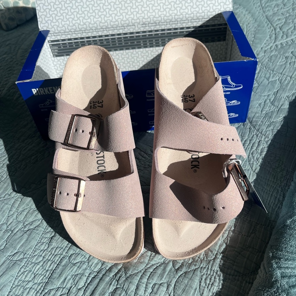 Birkenstock Arizona Light Rose sandals. New with tags, never used.